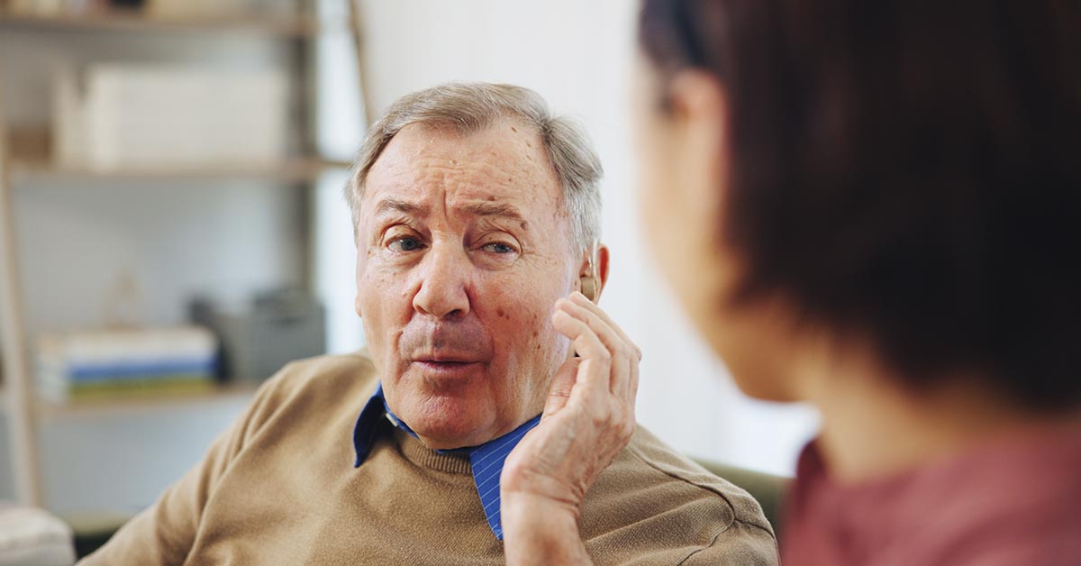 Por que a fala muda no Parkinson e como tratar